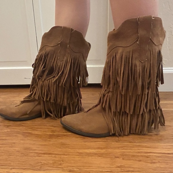 Fringe boots - Picture 2 of 4